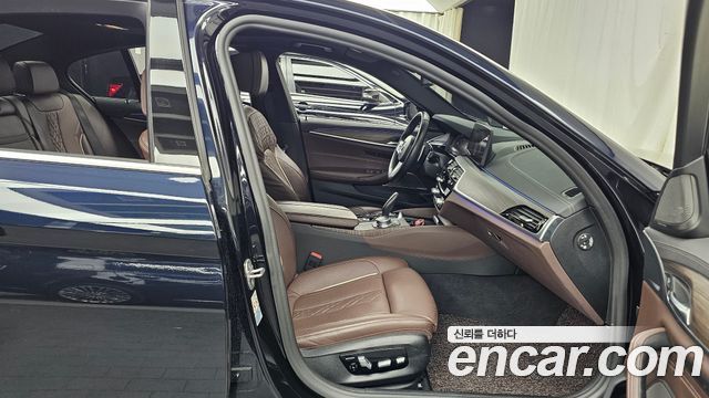 BMW 5 Series (G30) 530i xDrive M Sport Package 2021 — фото 26
