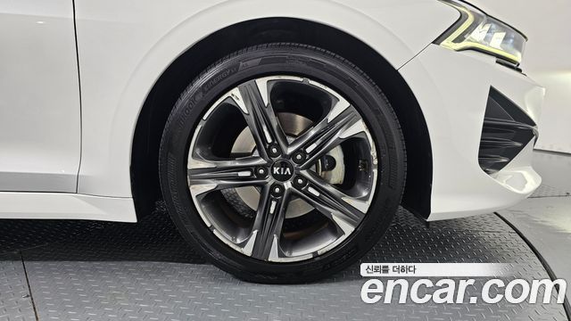 Kia K5 (III) 2.0 Noblesse 2020 — фото 21