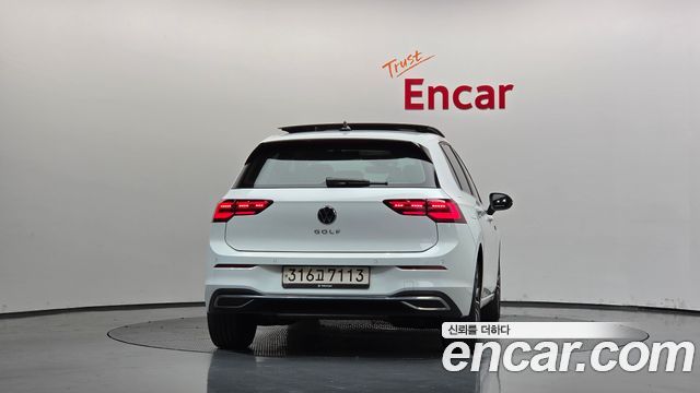 Volkswagen Golf (VIII) 2.0 TDI Prestige 2023 — фото 4
