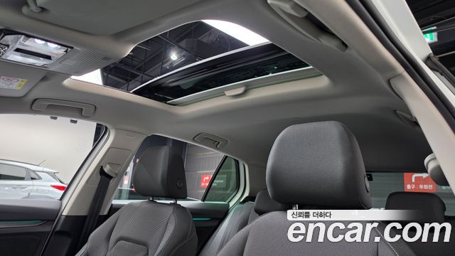 Volkswagen Golf (VIII) 2.0 TDI Prestige 2023 — фото 19