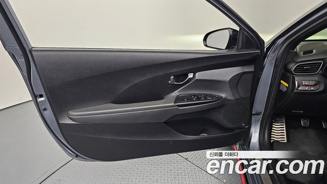 Hyundai Veloster (JS) 1.6 Turbo Sport Core 2018 — фото 24