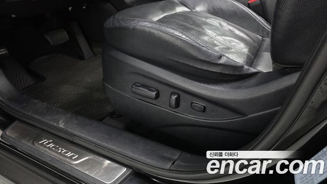 Hyundai Tucson ix Diesel 2WD LMX20 Premium 2012 — фото 17