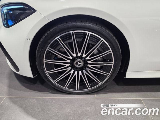 Mercedes-Benz CLE-Class (C236) CLE450 4MATIC Cabriolet 2026 — фото 5