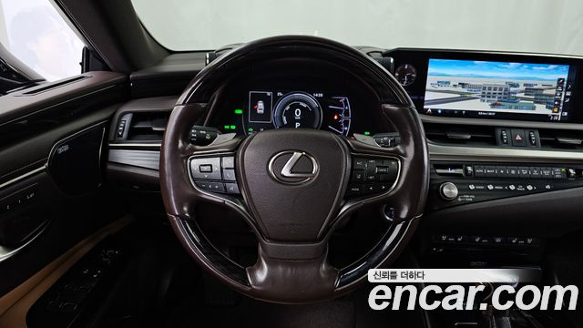 Lexus ES300h (VII) Executive 2021 — фото 13