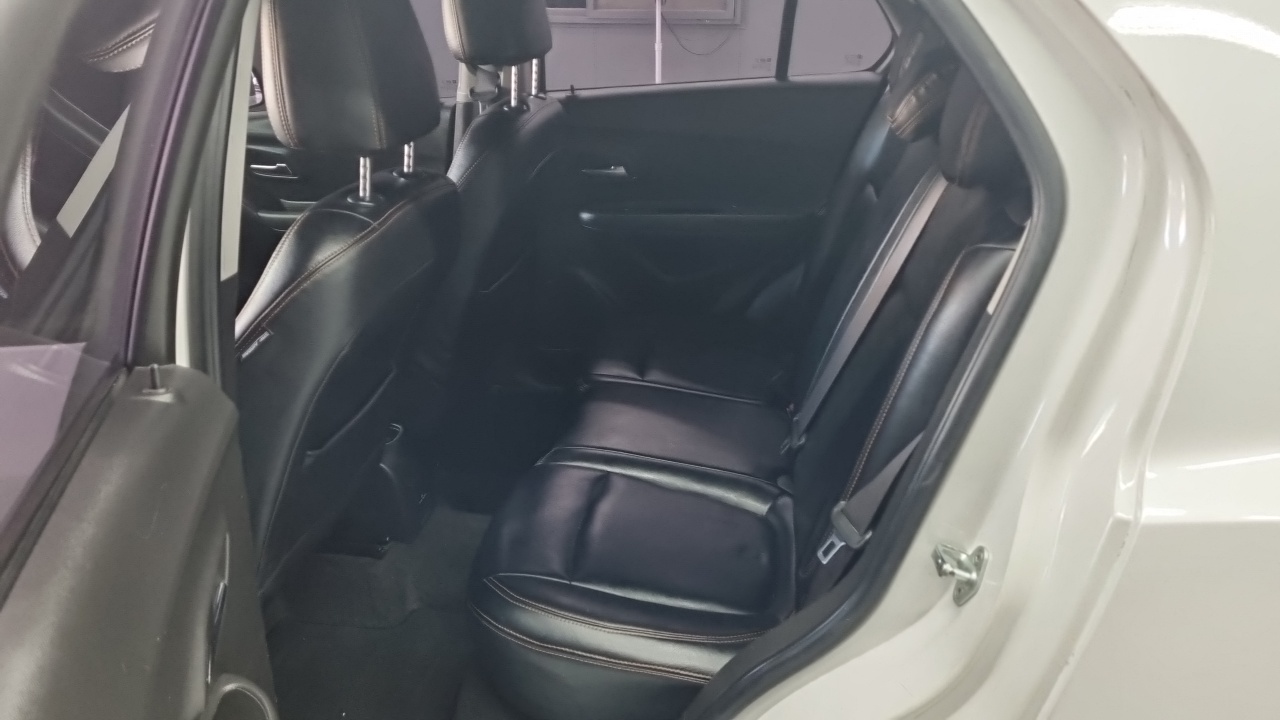 Chevrolet Trax 1.4 LS Deluxe 2019 — фото 10