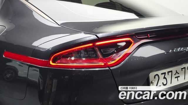 Kia Stinger 3.3 Turbo AWD GT 2020 — фото 23