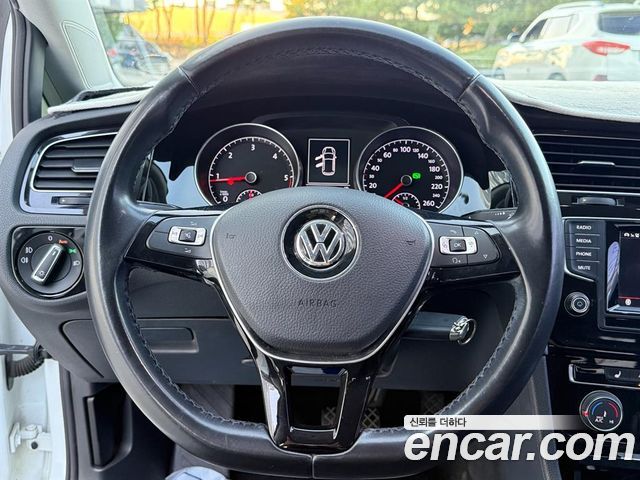 Volkswagen Golf (VII) 1.6 TDI 2015 — фото 8