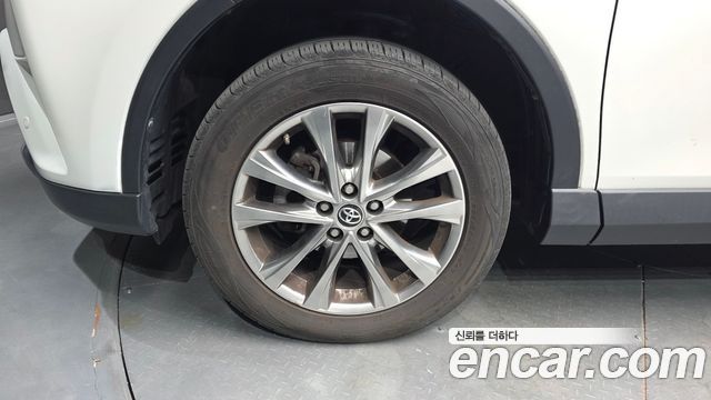 Toyota RAV4 2.5 2WD 4th 2018 — фото 5