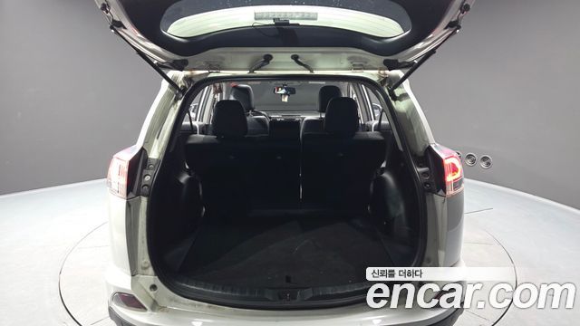 Toyota RAV4 2.5 2WD 4th 2018 — фото 20