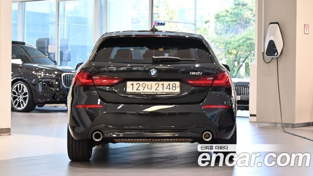 BMW 1 Series (F40) 120i M Sports 2023 — фото 3