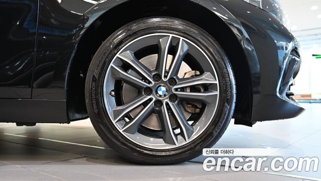 BMW 1 Series (F40) 120i M Sports 2023 — фото 5