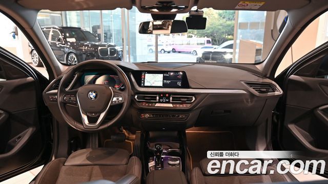 BMW 1 Series (F40) 120i M Sports 2023 — фото 8