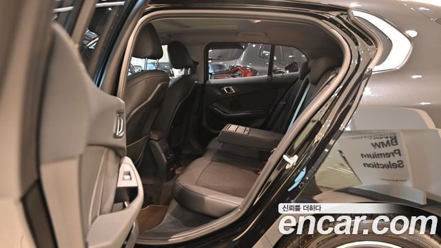 BMW 1 Series (F40) 120i M Sports 2023 — фото 10