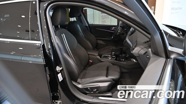 BMW 1 Series (F40) 120i M Sports 2023 — фото 17