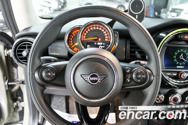 MINI Cooper Standard Third Generation 2020 — фото 15