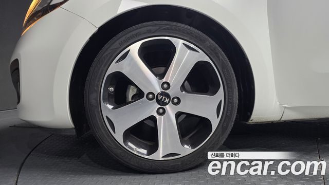 Kia Pride 1.6 GDI Sedan Prestige 2013 — фото 5