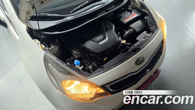 Kia Pride 1.6 GDI Sedan Prestige 2013 — фото 6