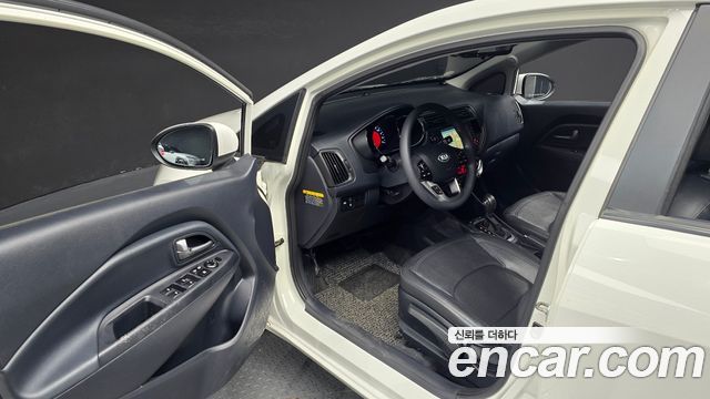 Kia Pride 1.6 GDI Sedan Prestige 2013 — фото 11