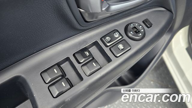 Kia Pride 1.6 GDI Sedan Prestige 2013 — фото 20