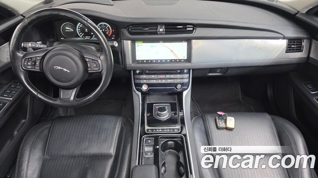Jaguar XF (X260) 20d Prestige AWD 2017 — фото 7