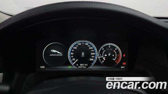 Jaguar XF (X260) 20d Prestige AWD 2017 — фото 8