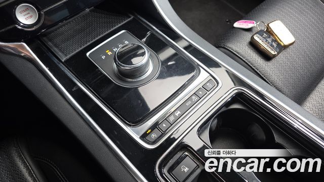 Jaguar XF (X260) 20d Prestige AWD 2017 — фото 9