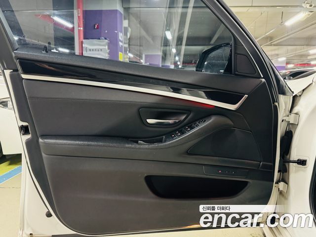 BMW 5 Series (F10) 520d xDrive M Aero Dynamic 2016 — фото 23