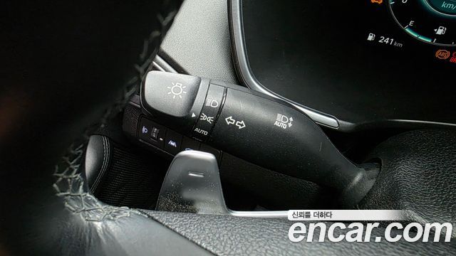 Hyundai Santa Fe Gasoline 2.5T 2WD Prestige 2021 — фото 16