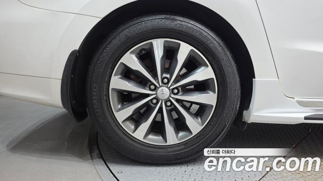 Kia Carnival 9-seater Luxury 2018 — фото 5