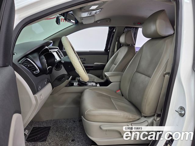 Kia Carnival 9-seater Luxury 2018 — фото 23