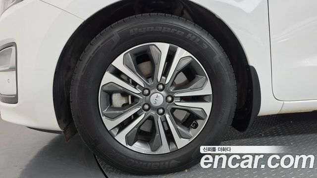Kia Carnival 11-Seater Prestige 2020 — фото 5