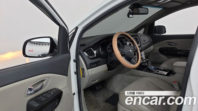 Kia Carnival 11-Seater Prestige 2020 — фото 10