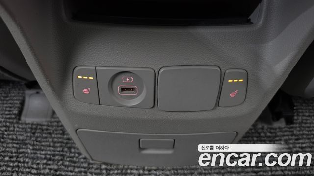 Kia Carnival 11-Seater Prestige 2020 — фото 19