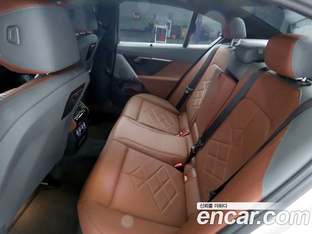 BMW 5 Series (G60) 530i xDrive M Sport 2025 — фото 6