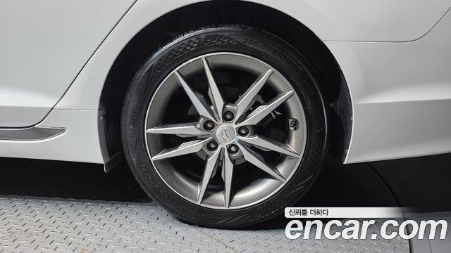 Hyundai Sonata (LF) 2.0 Turbo Smart 2016 — фото 21