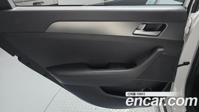 Hyundai Sonata (LF) 2.0 Turbo Smart 2016 — фото 25