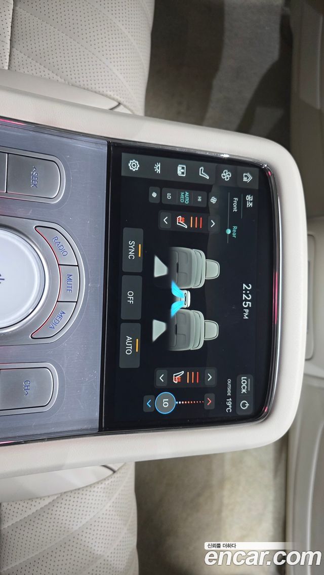 Genesis G90 (RS4) Gasoline 3.5 Turbo AWD 2023 — фото 19