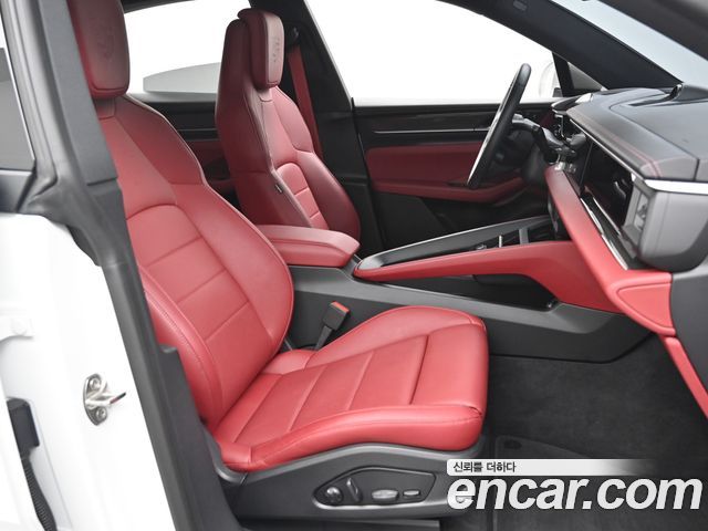 Porsche Macan EV 4S 2025 — фото 10