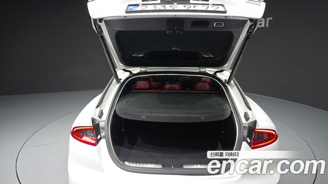 Kia Stinger 3.3 Turbo AWD GT 2020 — фото 20