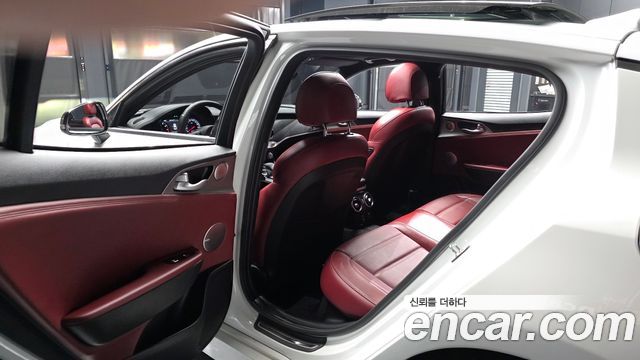 Kia Stinger 3.3 Turbo AWD GT 2020 — фото 26