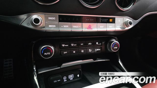 Kia Stinger 3.3 Turbo AWD GT 2020 — фото 32
