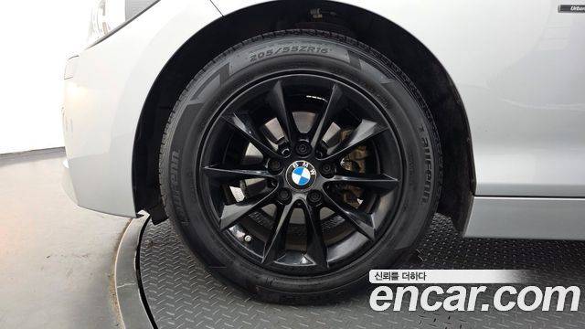 BMW 1 Series (F20) 118d Urban Pack1 5Dr 2014 — фото 5
