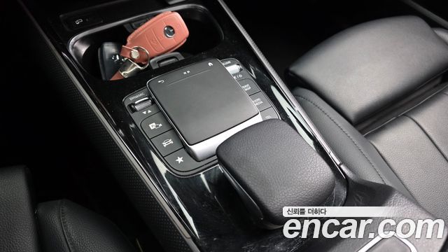 Mercedes-Benz GLB-Class (X247) GLB200 d 2021 — фото 17