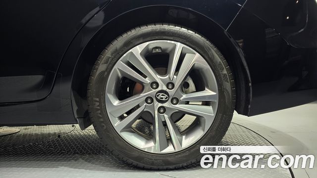Hyundai Avante (AD) 1.6 GDI Value Plus 2018 — фото 21