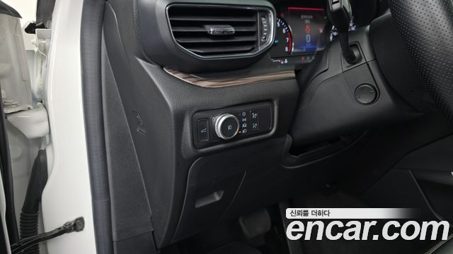 Ford Explorer (VI) 2.3 LimIted 4WD 2022 — фото 27