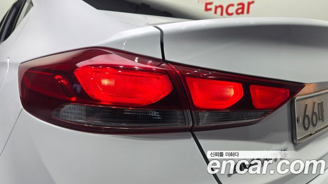 Hyundai Avante (AD) 1.6 GDI Value Plus 2018 — фото 23