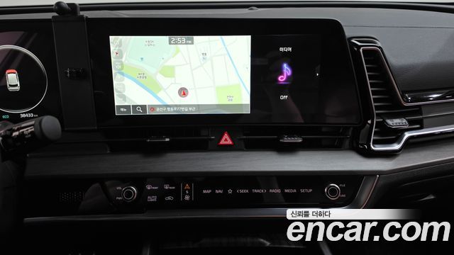 Kia Sportage (V) Gasoline 1.6 Turbo 2WD Signature 2023 — фото 17