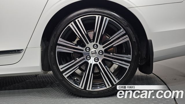 Volvo S90 B6 AWD Inscription 2021 — фото 21