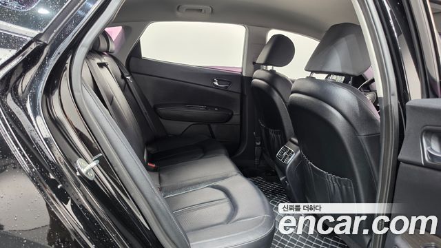 Kia K5 (II) 2.0 Prestige 2019 — фото 12