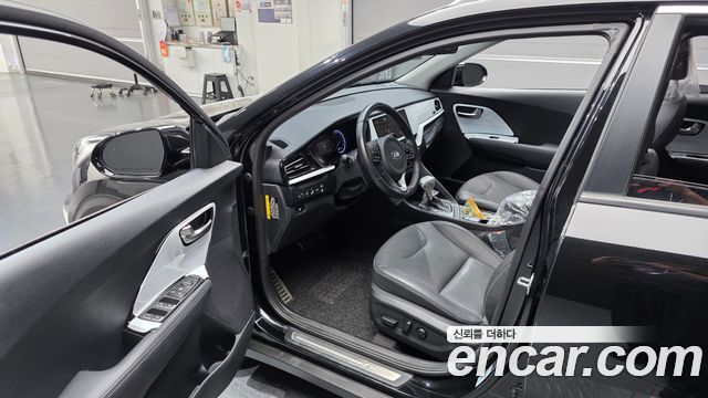Kia Niro 1.6 HEV Noblesse 2020 — фото 10